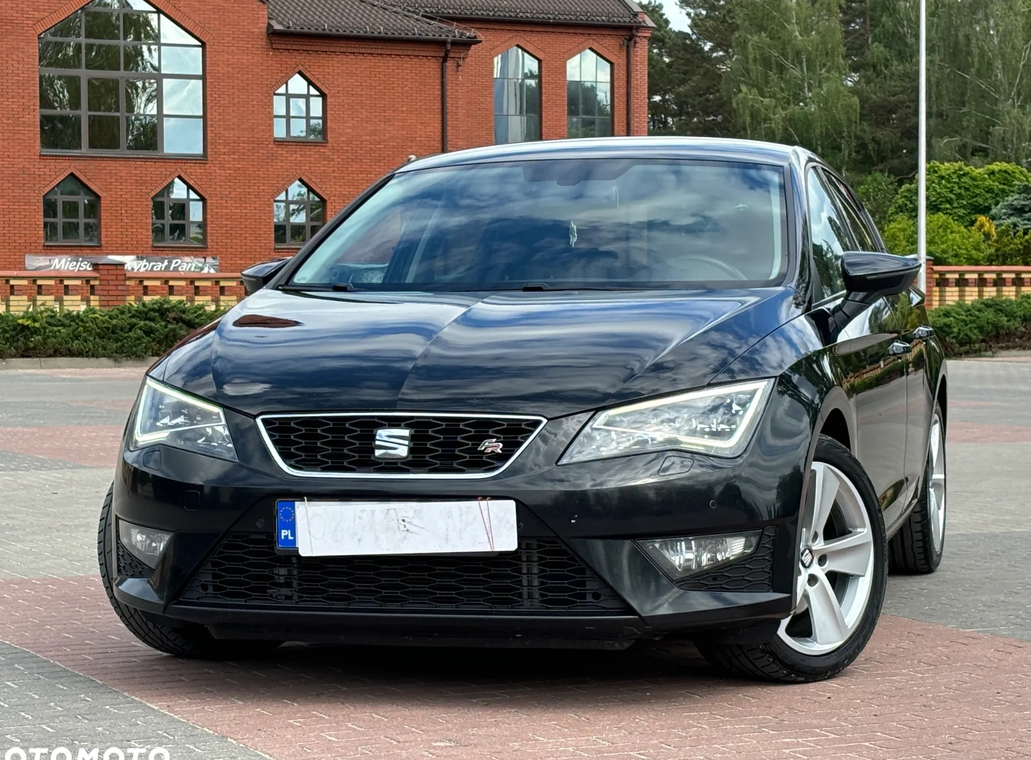 Seat Leon cena 42800 przebieg: 189000, rok produkcji 2015 z Ostrołęka małe 781